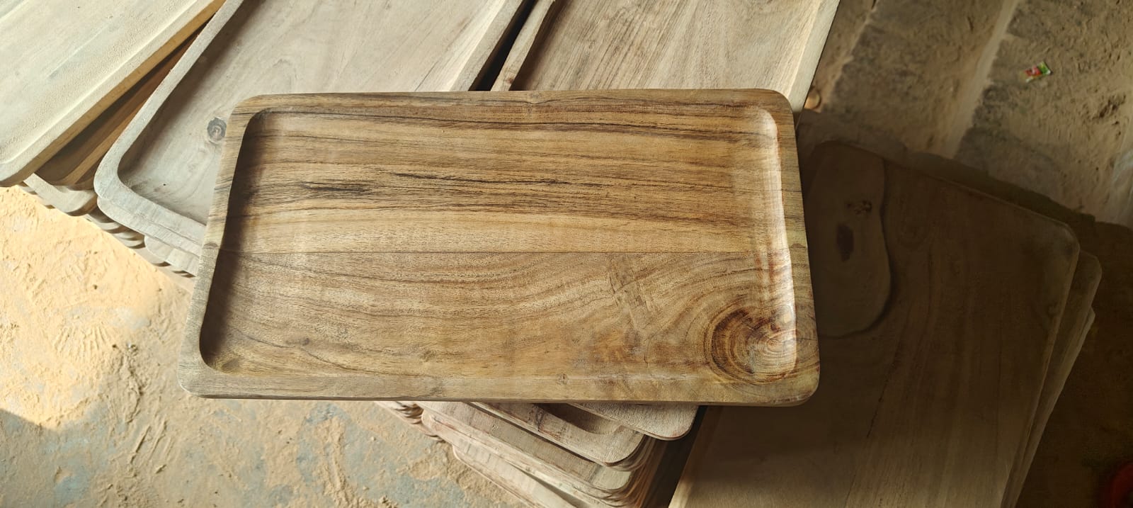 Kikar wood tray 16 inch